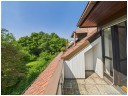 MIT BLICK INS GRNE - Charmante 2-Zimmer-Dachgeschosswohnung mit groem Hobbyraum - Mnchen